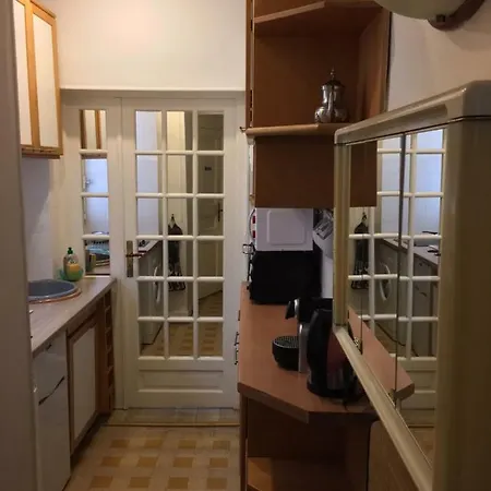 Appartement Eco Champs Elysees *